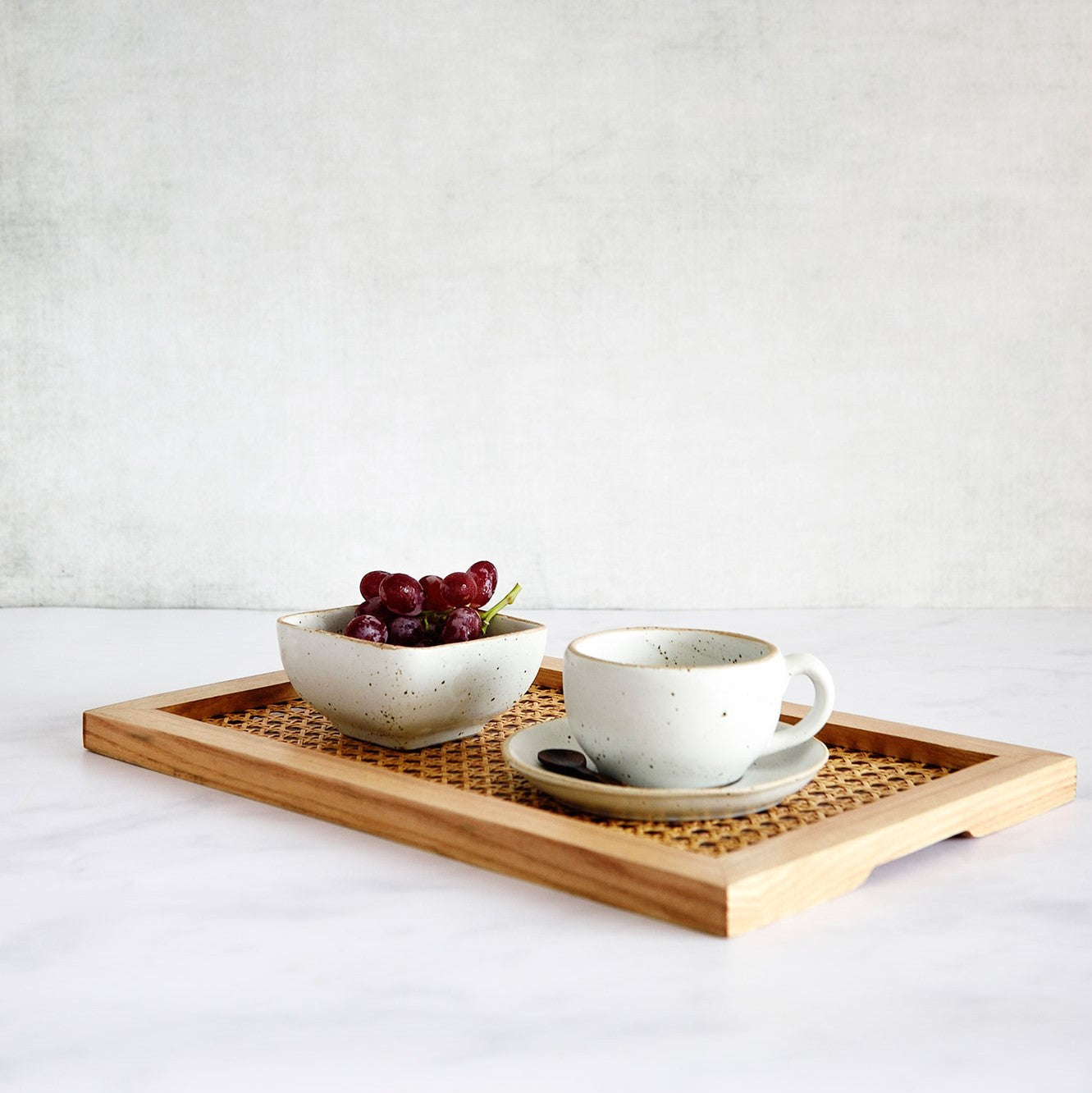 Ode Rattan tray