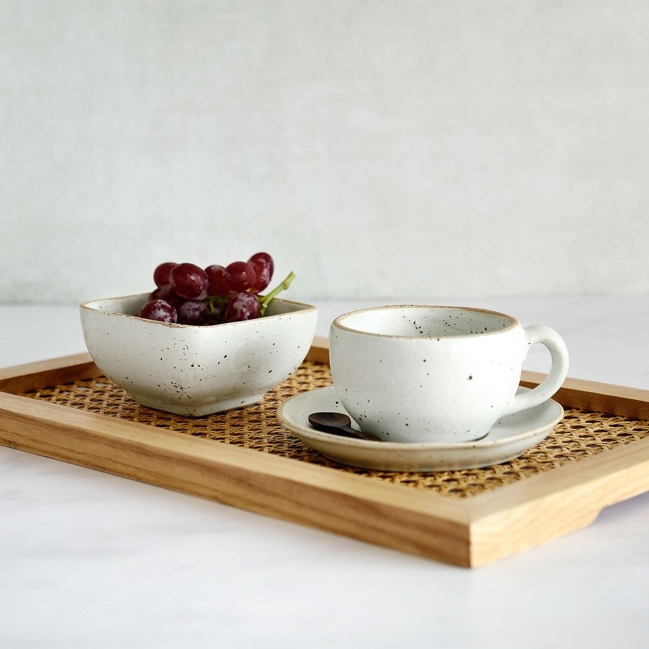 Ode Rattan tray